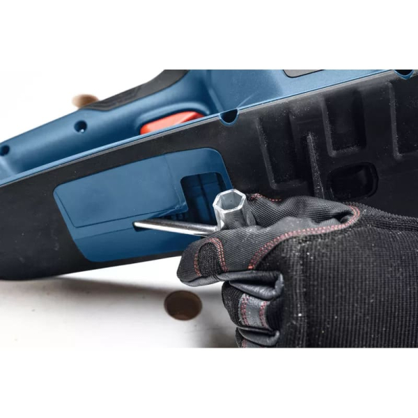 Акумуляторна ланцюгова пилка Bosch GKE 18V-40 (06008D3000) SOLO без аку та ЗП