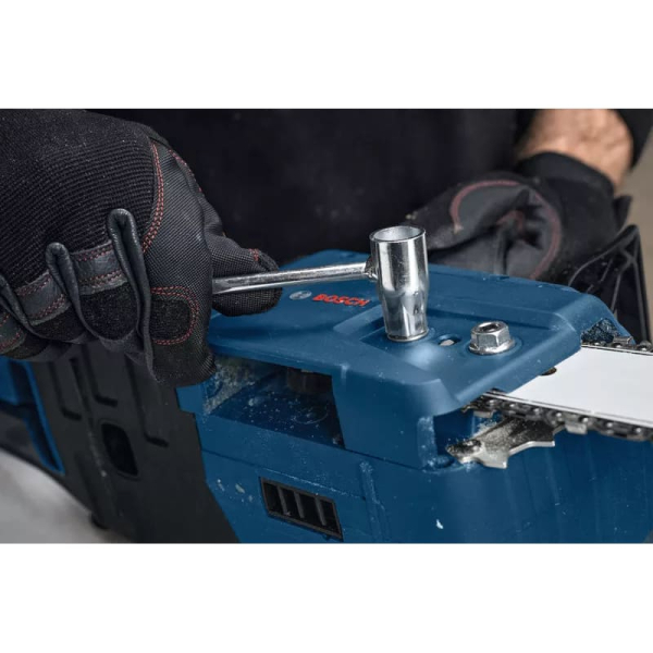 Акумуляторна ланцюгова пилка Bosch GKE 18V-40 (06008D3000) SOLO без аку та ЗП