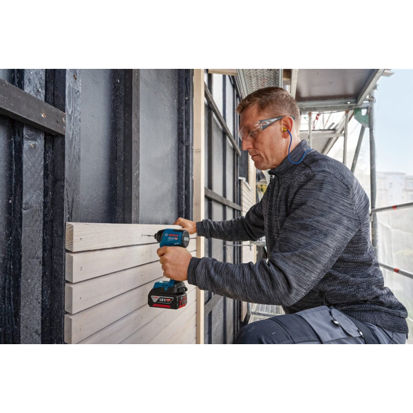 Акумуляторний ударний гайковерт GDR 18V-220 C bosch (06019L6003)