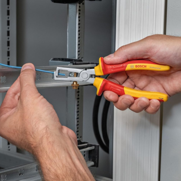 Набір ізольованих плоскогубців Bosch Professional VDE, 4 шт 1600A02NG1