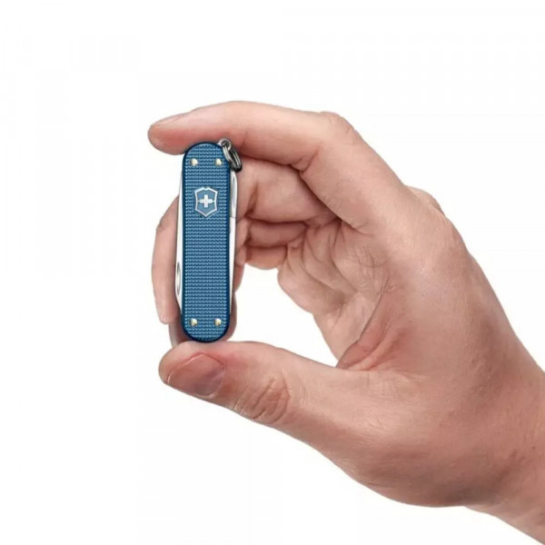 Ніж-брелок 58 ммVictorinox Classic SD Alox Limited Edition 2026 Glacial Blue 5 функцій льодяний синій (0.6221.L26) Ніж-брелок 58 ммVictorinox Classic SD Alox Limited Edition 2026 Glacial Blue 5 функцій льодяний синій (0.6221.L26)