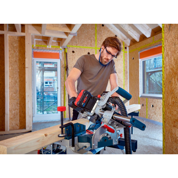 Акумуляторна торцювальна пила Bosch Professional GCM 18V-216 без акб 0601B41000