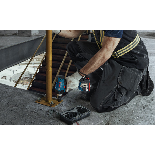 Гайковерт ударний акумуляторний Bosch Professional GDS 18V-400 з 2 акб GBA 18V 5 Ah, з/п GAL 18V-40 в чемодані 06019K0020