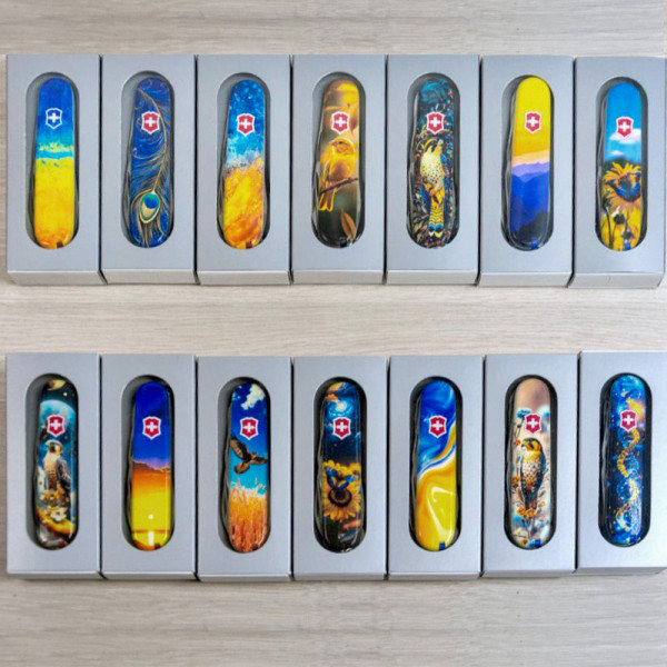Складаний ніж Victorinox CAMPER UKRAINE Соняшники та метелик 1.3613.7.T3200pw
