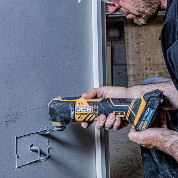 Реноватор (JCB-18MT-BE) 18V, 5000-15000 об/хв у комплекті із зарядним пристроєм (JCB-18VFC-E) 2.4A та батареєю акумуляторною JCB-18MT-2XB-E
