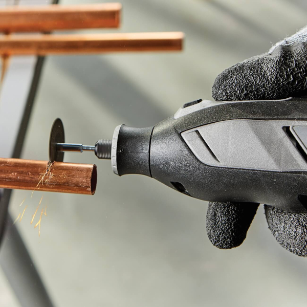 Акумуляторний мультиінструмент Dremel 8240-3/45 з акб 12V 2.0 Ah, з/п GAL 12V-20, насадками і аксесуарами, в сумці F0138240JF