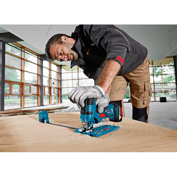 Лобзик акумуляторний Bosch Professional GST 18 V-LI S, без акб та з/п 06015A5100