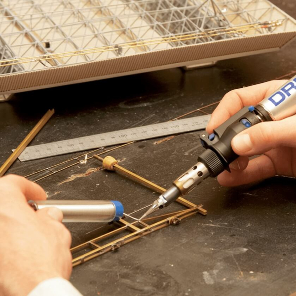 Паяльник газовий Dremel VersaTip 2000-6 F0132000KE Паяльник газовий Dremel VersaTip 2000-6 F0132000KE