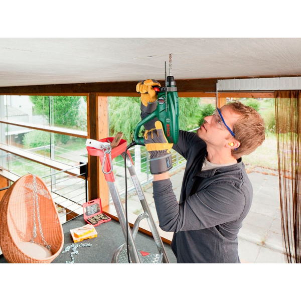 Перфоратор Bosch PBH 2100 RE в чемодані 06033A9320