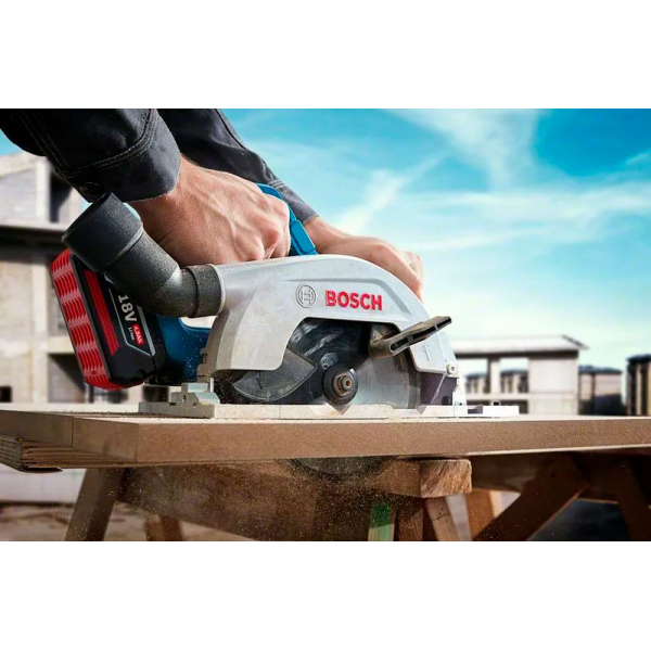 Акумуляторна циркулярна пила Bosch Professional GKS 185-LI, без акб та з/п 06016C1221