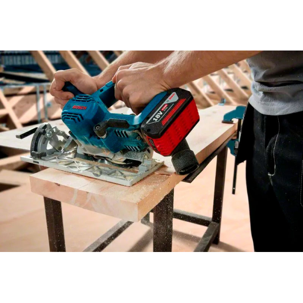 Акумуляторна циркулярна пила Bosch Professional GKS 185-LI, без акб та з/п 06016C1221