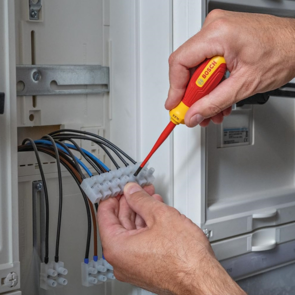 Змішаний набір ізольованих ручних інструментів Bosch Professional VDE, 5 шт 1600A02NG2