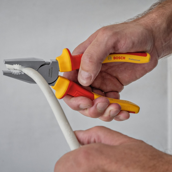 Набір ізольованих плоскогубців Bosch Professional VDE, 3 шт 1600A02NG0