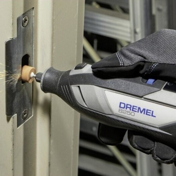 Акумуляторний мультиінструмент Dremel 8250-5/65, 2 акб 12 V 2.0 Ah, з/п GAL12V-20, аксесуари, в коробці F0138250JF
