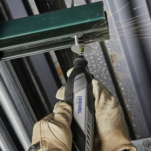 Акумуляторний мультиінструмент Dremel 8250-5/65, 2 акб 12 V 2.0 Ah, з/п GAL12V-20, аксесуари, в коробці F0138250JF