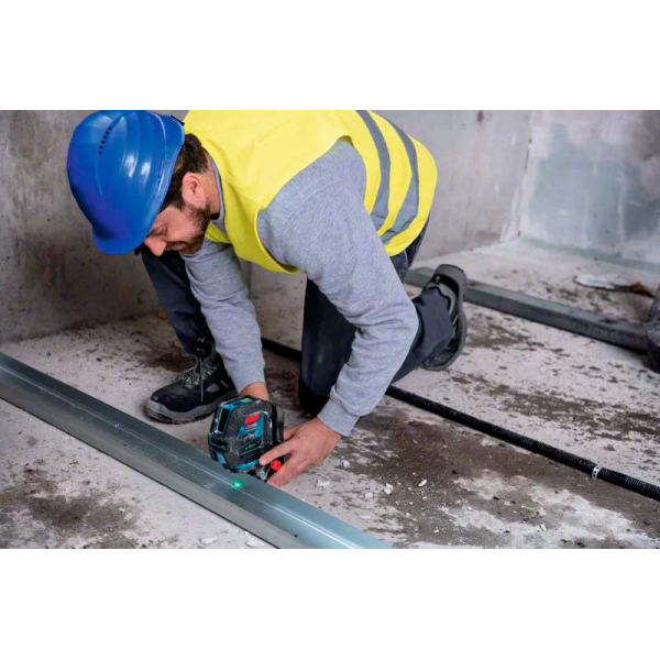 Лазерний нівелір Bosch Professional GCL 2-50 G з штативом BT 150, тримачем RM 10, чохлом, мішенню 0601066M01