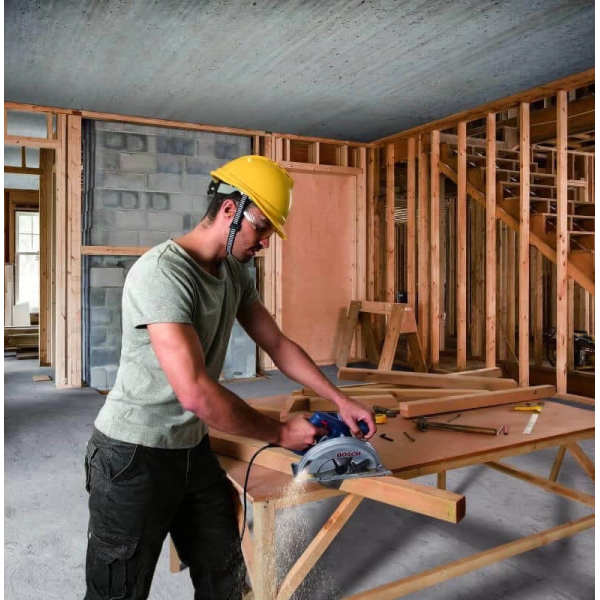 Ручна циркулярна пила Bosch Professional GKS 140 06016B3020