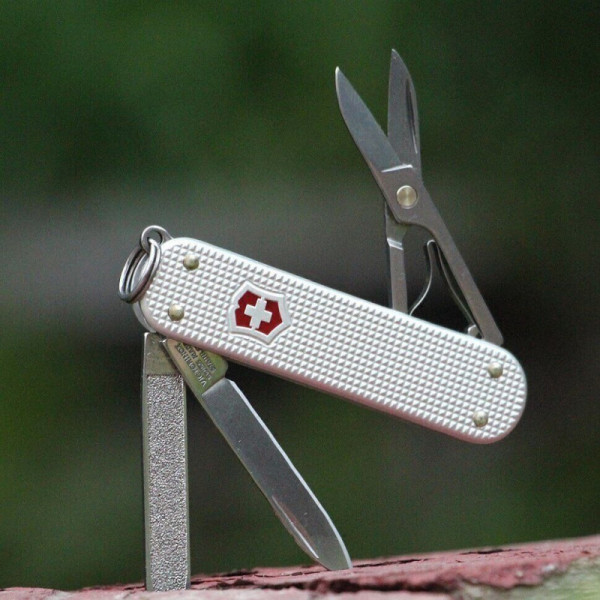 Складаний ніж Victorinox Classic ALOX 0.6221.26
