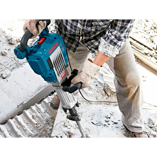 Відбійний молоток Bosch Professional GSH 16-30 в роликовому чемодані з пикоподібним зубилом 0611335100