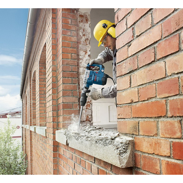 Відбійний молоток Bosch Professional GSH 5 CE в чемодані з пикоподібним зубилом 0611321000