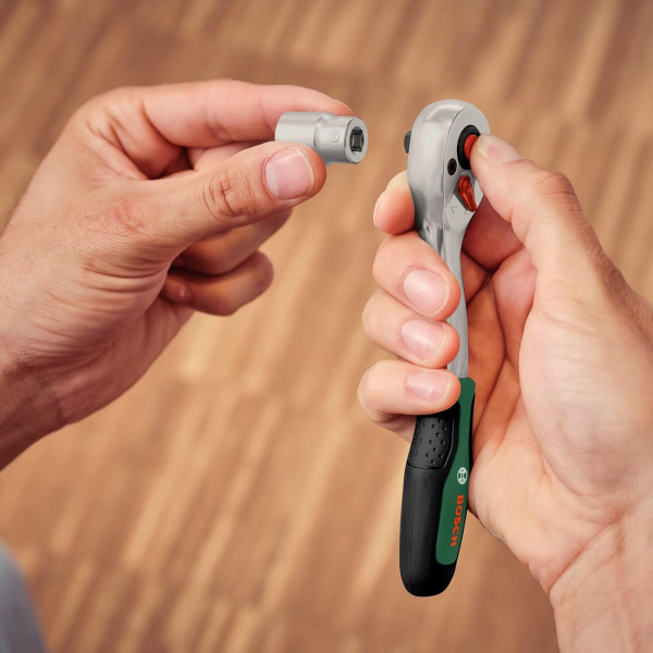 Набір тріскачки 1/4" з торцевими головками, адаптером та подовжувачами Bosch, 14 шт 1600A02BY0