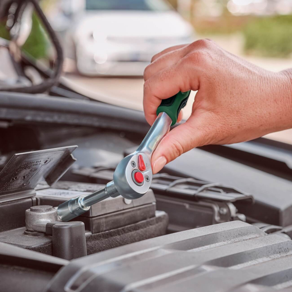 Набір тріскачки 1/4" з торцевими головками, адаптером та подовжувачами Bosch, 14 шт 1600A02BY0