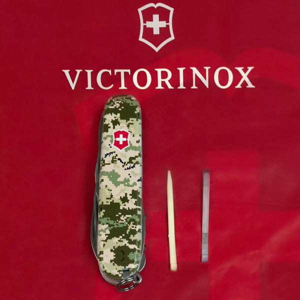 Багатофункціональний складаний ніж 91 мм Victorinox Huntsman Army 4 шари, 15 функцій Піксель з червоним лого (1.3713.3.W3941p) Багатофункціональний складаний ніж 91 мм Victorinox Huntsman Army 4 шари, 15 функцій Піксель з червоним лого (1.3713.3.W3941p)