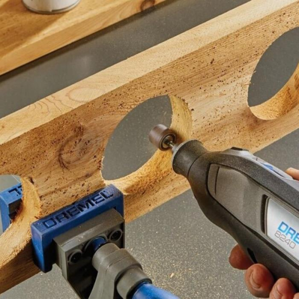 Акумуляторний мультиінструмент Dremel 8240-5, акб 12 V 2.0 Ah, з/п GAL12V-20, аксесуари F0138240JA Акумуляторний мультиінструмент Dremel 8240-5, акб 12 V 2.0 Ah, з/п GAL12V-20, аксесуари F0138240JA