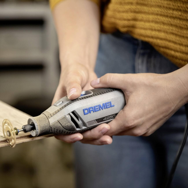 Багатофункціональний інструмент DREMEL 4250-6/128 Platinum (F0134250JN)