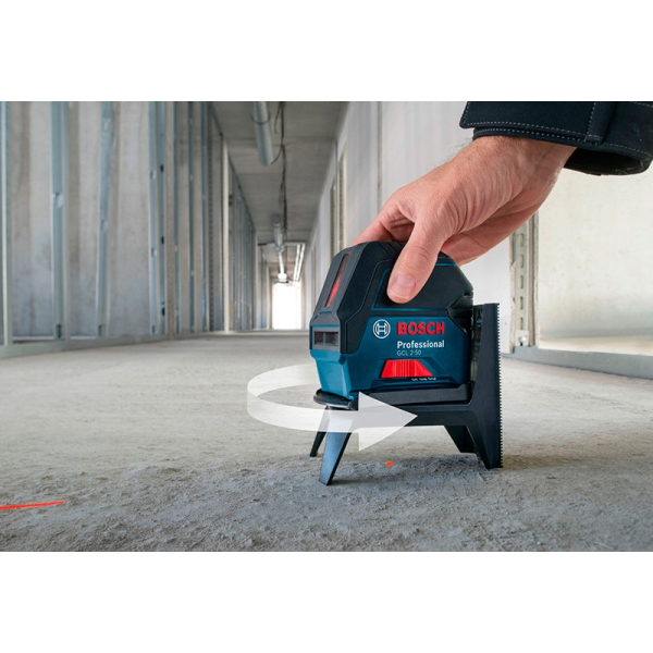 Лазерний нівелір Bosch Professional GCL 2-50 в чемодані з тримачем і 3 батарейками  0601066F02
