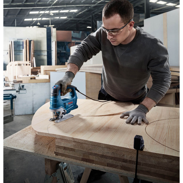 Лобзик Bosch GST 750 Professional в кейсі 06015B4121