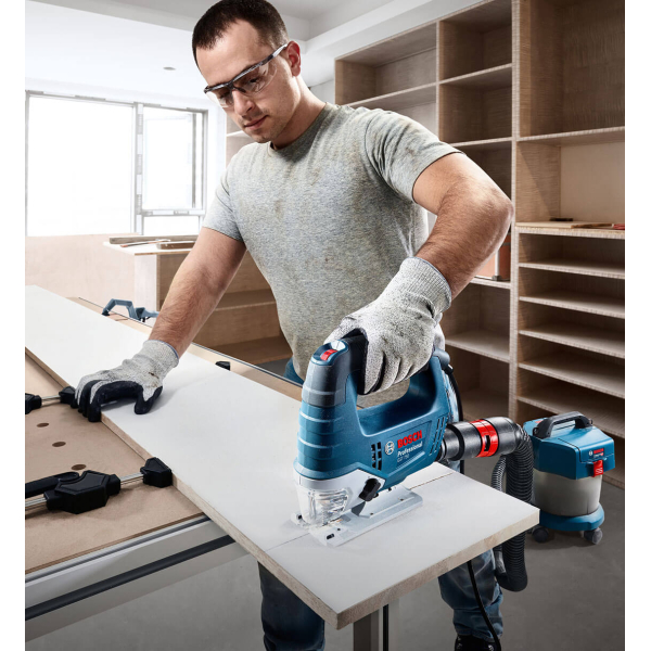 Лобзик Bosch GST 750 Professional в кейсі 06015B4121