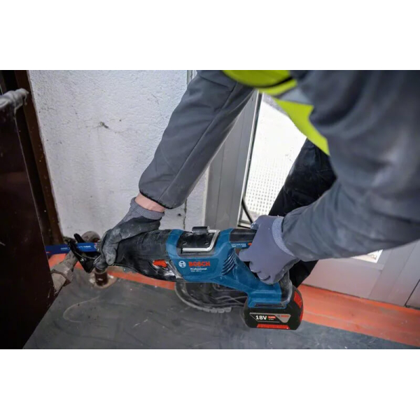 Акумуляторна ножівка Bosch Professional GSA 185-LI без акб і з/п з 2 пиляльними полотнами