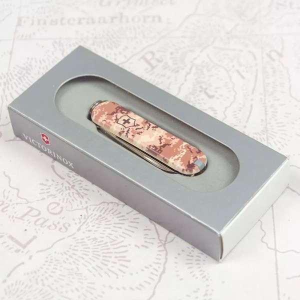 Складаний ніж брелок 58мм Victorinox Classic SD Army 1шар, 7 функцій Піксель пічний (0.6223.7_W3944pw) Складаний ніж брелок 58мм Victorinox Classic SD Army 1шар, 7 функцій Піксель пічний (0.6223.7_W3944pw)