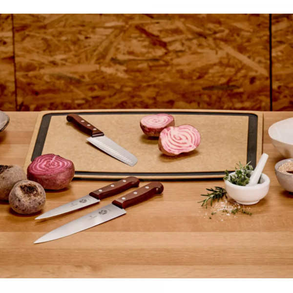 Дошка для нарізання з жолобком Victorinox Epicurean Gourmet Велика L композит Чорний 495x381x9мм (7.4130.3) Дошка для нарізання з жолобком Victorinox Epicurean Gourmet Велика L композит Чорний 495x381x9мм (7.4130.3)