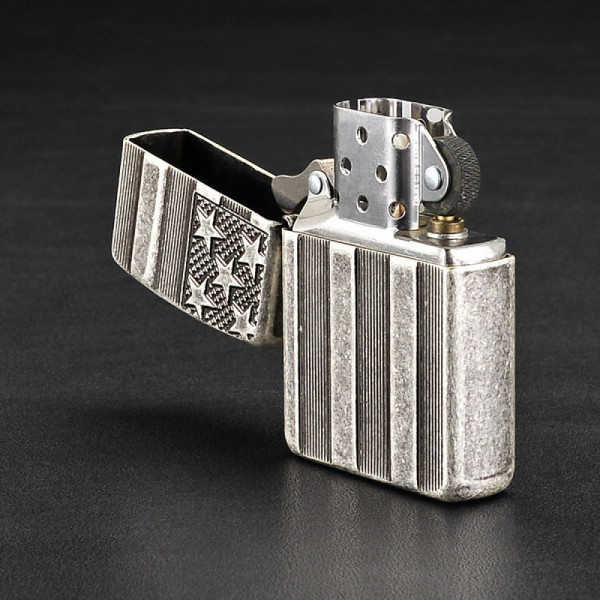 Запальничка Zippo (Зіппо) Armor® U.S.Flag Antq Silver 28974 Запальничка Zippo (Зіппо) Armor® U.S.Flag Antq Silver 28974