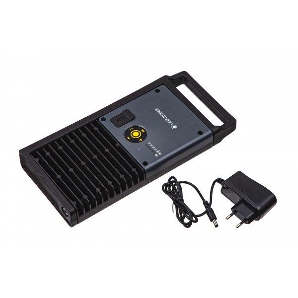 Ліхтар-прожектор LedLenser IF8R з функцією Powerbank и Bluetooth-керуванням, заряджається, 4500/2000/400 502002
