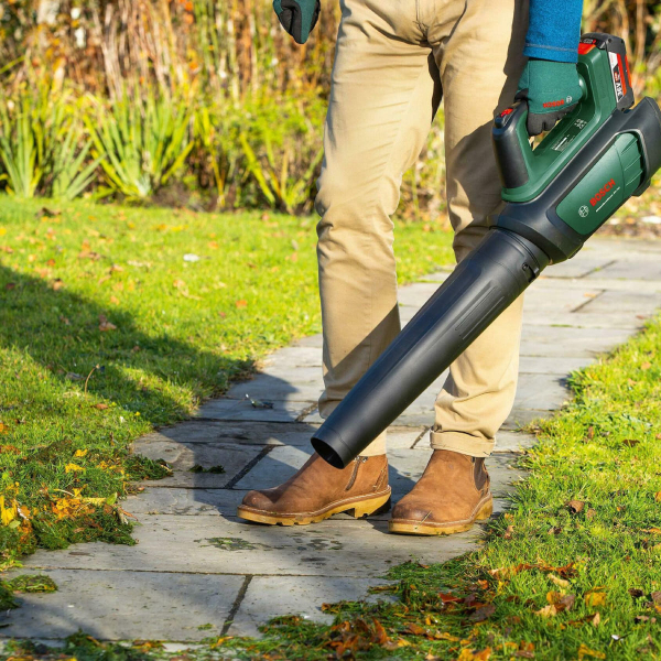 Акумуляторна повітродувка Bosch AdvancedLeafBlower 36V-750 (06008C6000) (36В 2Аг АКБ та ЗП)