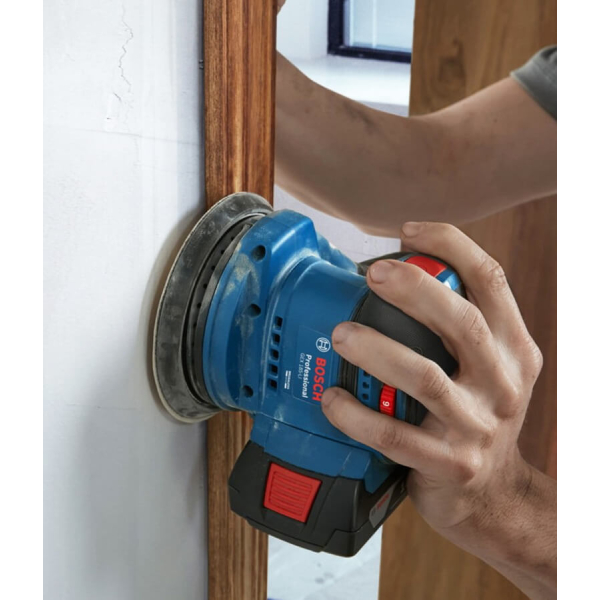 Ексцентрикова шліфмашина акумуляторна Bosch Professional GEX 185-LI в кейсі з акб GBA 18V 4.0Ah і з/п GAL 18V-40 06013A5021