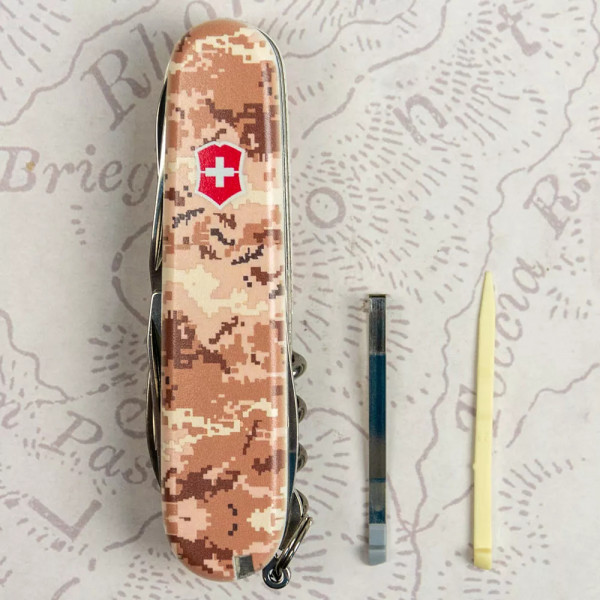 Багатофункціональний складаний ніж 91 мм Victorinox Huntsman Army 4 шари, 15 функцій Піксель пісочний з червоним лого (1.3713.7_W3945p) Багатофункціональний складаний ніж 91 мм Victorinox Huntsman Army 4 шари, 15 функцій Піксель пісочний з червоним лого (1.3713.7_W3945p)