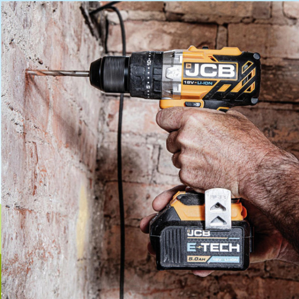 Безщіткова ударна дриль-шуруповерт (JCB-BLCD-BE) 18V, max 65Nm в комплекті із зарядним пристроєм (JCB-18VFC-E) 2.4A та батареєю акумуляторною (JCB-20LI-E) 2.0AH JCB-18BLCD-