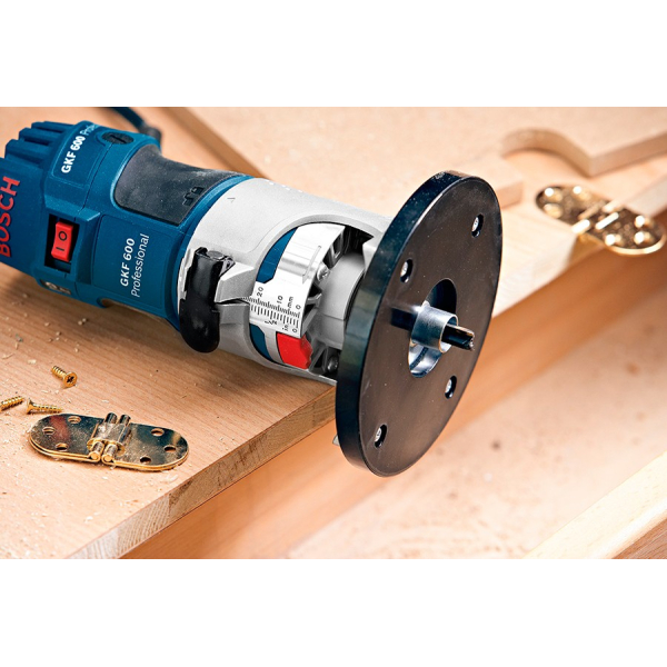 Фрезер кромковий Bosch Professional GKF 600 SET у чемодані 060160A100