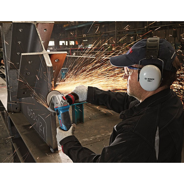 Болгарка Bosch Professional GWS 19-125 CI з захистом від пилу 060179N002