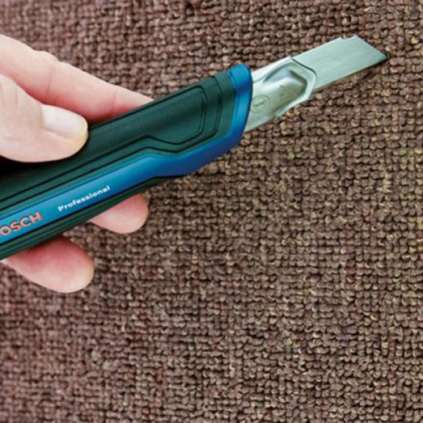 Сегментований будівельний ніж Bosch Professional 18 мм