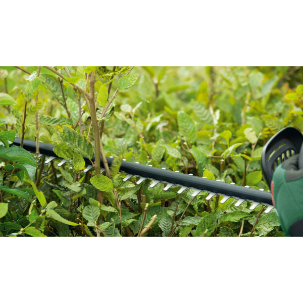 Кущоріз акумуляторний Bosch UniversalHedgecut 18V-50, 1 акб 18 В 2.5 Ah і з/п AL 1830 CV 0600849K01