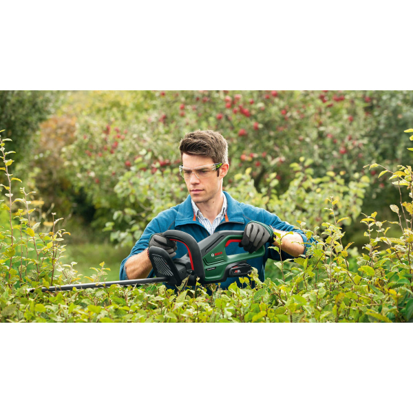 Кущоріз акумуляторний Bosch UniversalHedgecut 18V-50, 1 акб 18 В 2.5 Ah і з/п AL 1830 CV 0600849K01