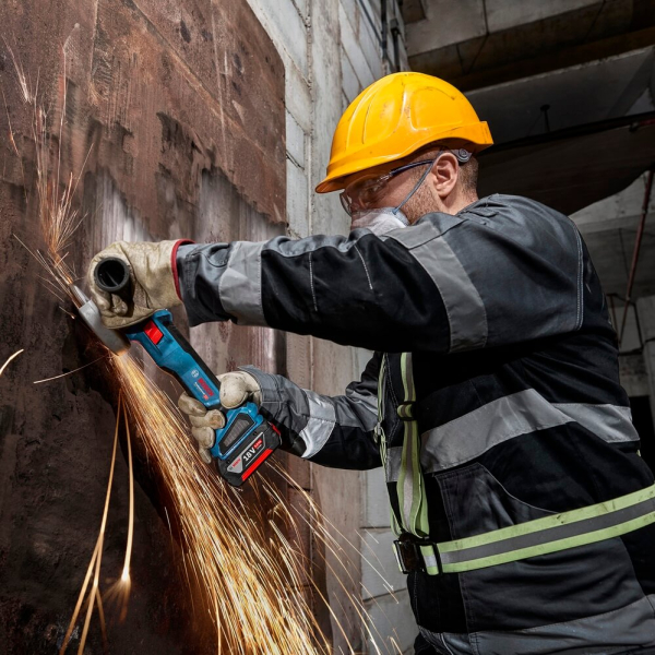 Акумуляторна кутова шліфмашина Bosch GWS 18V-11 S Professional без акб та з/п, в L-BOXX 136 06019N4001