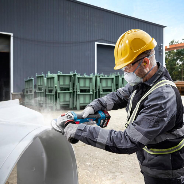 Акумуляторна кутова шліфмашина Bosch GWS 18V-11 S Professional без акб та з/п, в L-BOXX 136 06019N4001