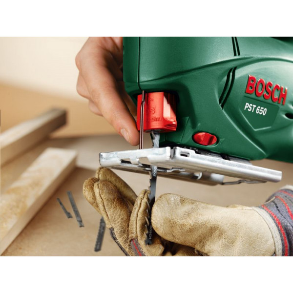 Лобзик Bosch PST 650 (06033A0720) Лобзик Bosch PST 650 (06033A0720)
