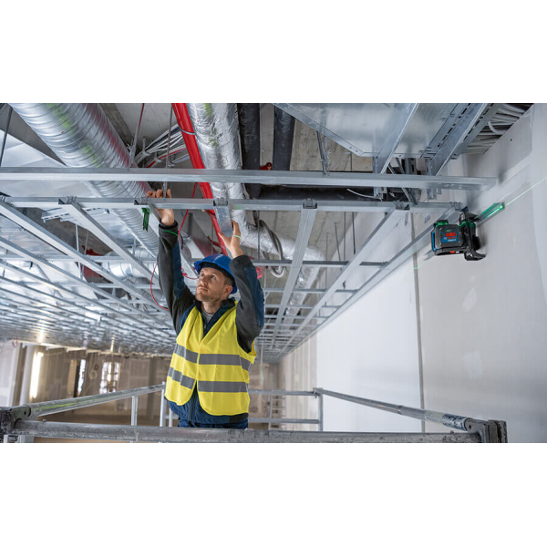 Лазерний нівелір Bosch Professional GLL 2-20 G із тримачем, стельовим кріпленням і 4 батарейками